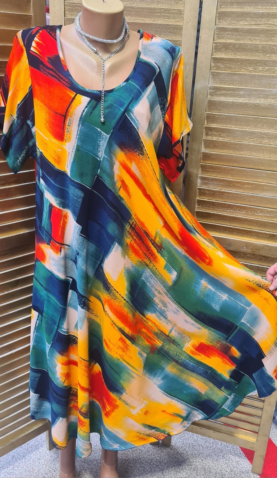 WhatsApp Image 2025 03 05 at 10.17.51 - Rochie Maxi din Vascoza cod 0001