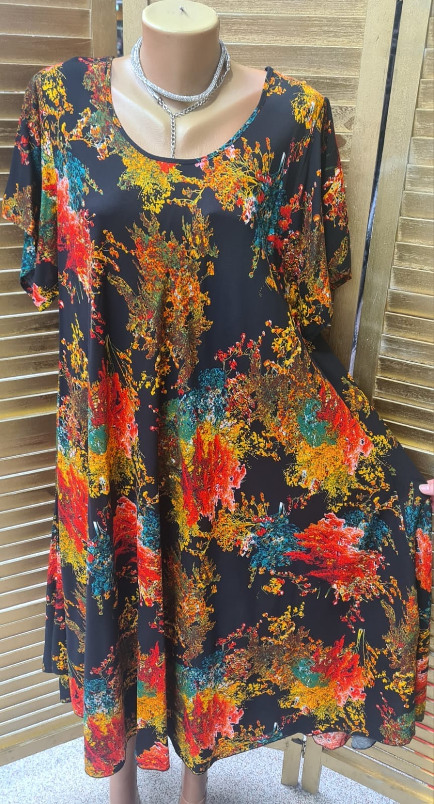 WhatsApp Image 2025 03 05 at 10.17.52 2 - Rochie Maxi din Vascoza cod 0003