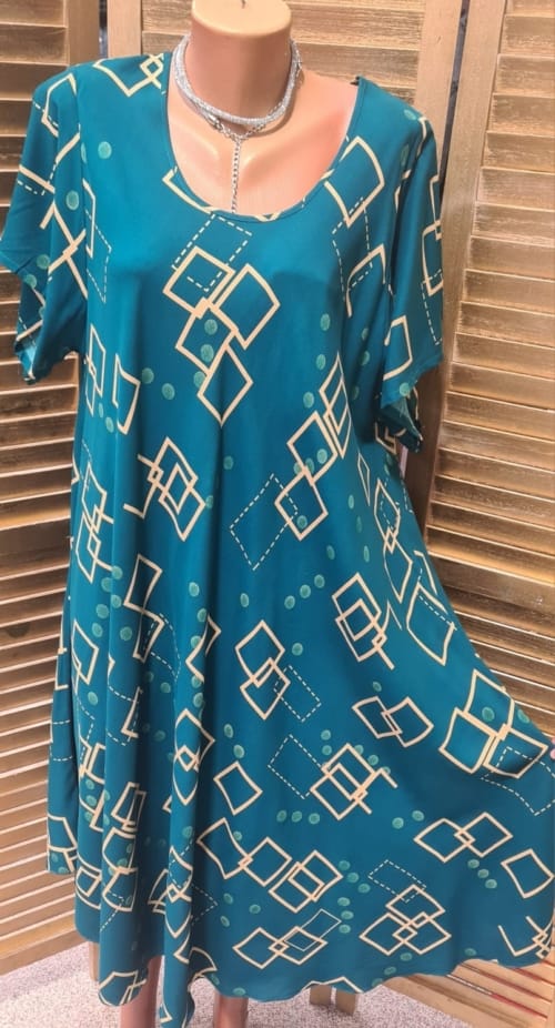 WhatsApp Image 2025 03 05 at 10.25.24 2 - Rochie Maxi din Vascoza cod 0020