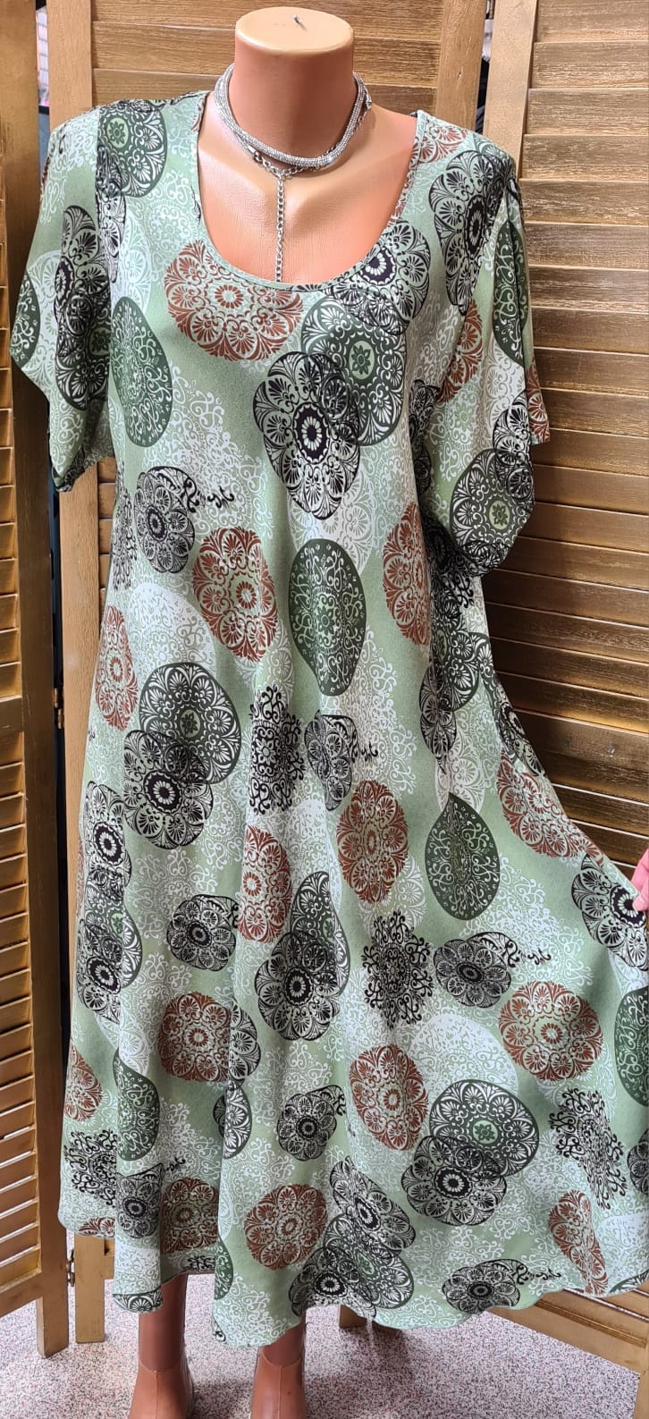 WhatsApp Image 2025 03 05 at 10.25.24 - Rochie Maxi din Vascoza cod 0082