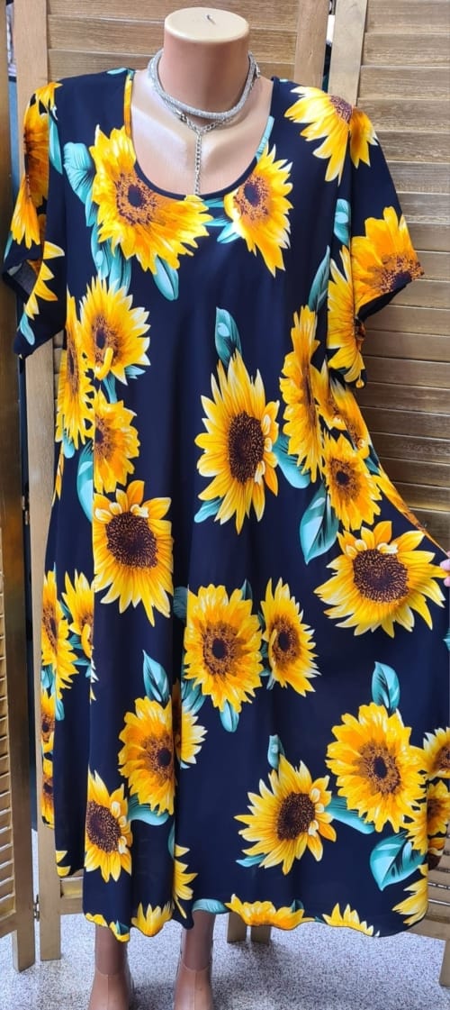 WhatsApp Image 2025 03 05 at 10.25.25 5 - Rochie Maxi din Vascoza cod 0085