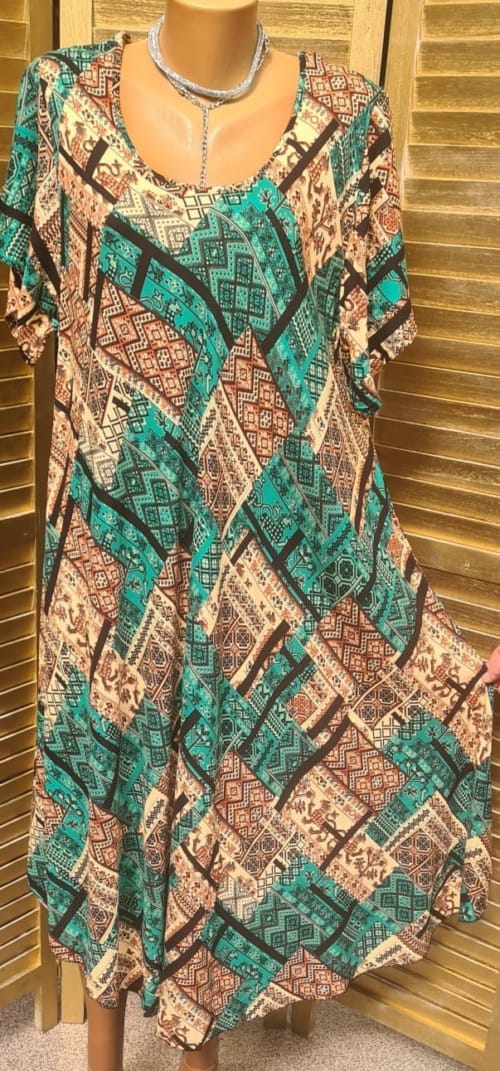 WhatsApp Image 2025 03 05 at 10.25.26 4 - Rochie Maxi din Vascoza cod 0043