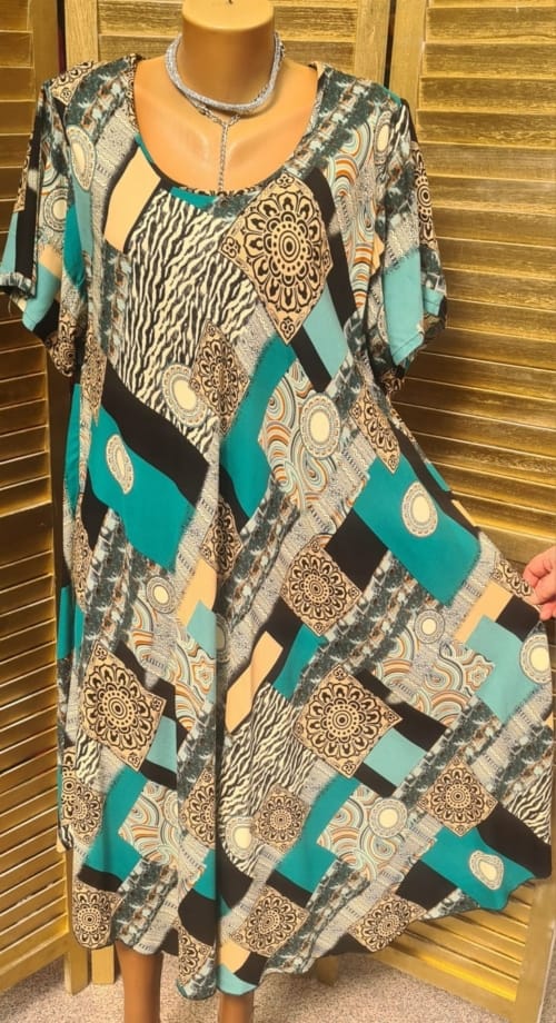 WhatsApp Image 2025 03 05 at 10.25.26 - Rochie Maxi din Vascoza cod 0050