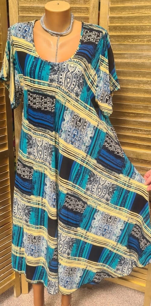 WhatsApp Image 2025 03 05 at 10.25.27 10 - Rochie Maxi din Vascoza cod 0052