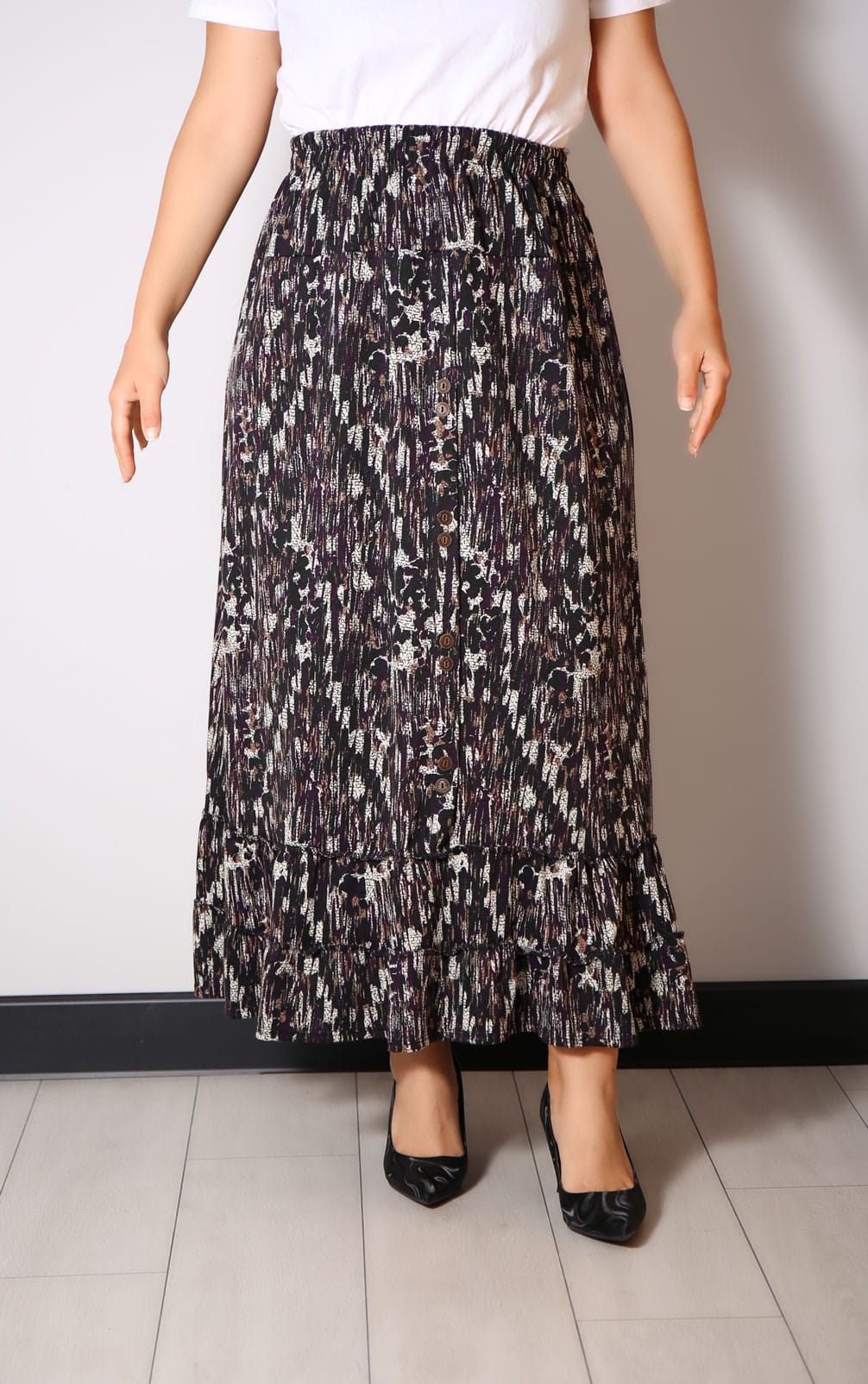 Fusta Lunga cu Volan si Nasturi 005 29 - Fusta Lunga cu Volan si Nasturi 005 IMG 2925 - Fusta Lunga cu Volan si Nasturi 005