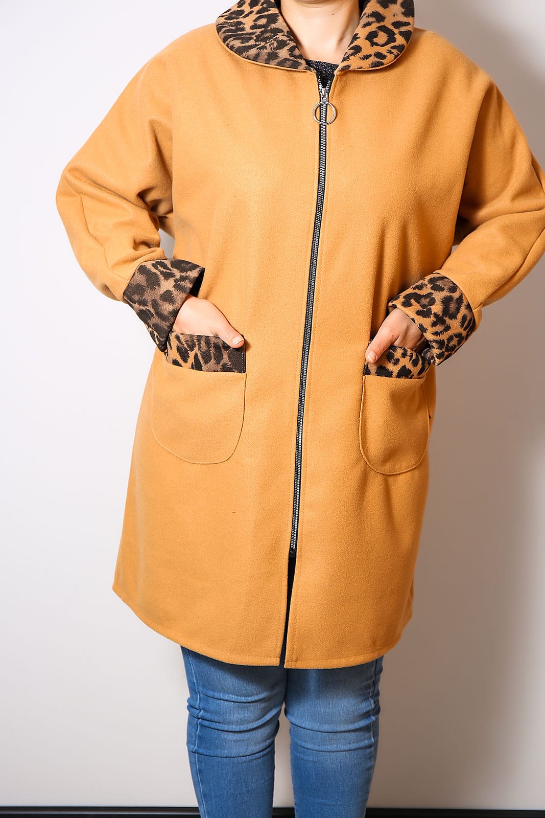 IMG 3082 - Jacheta cu guler din stofa Eva Print